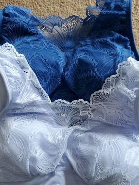 Breezies Seamless Set of (2) Lace Cami Bras with Removeable Pads